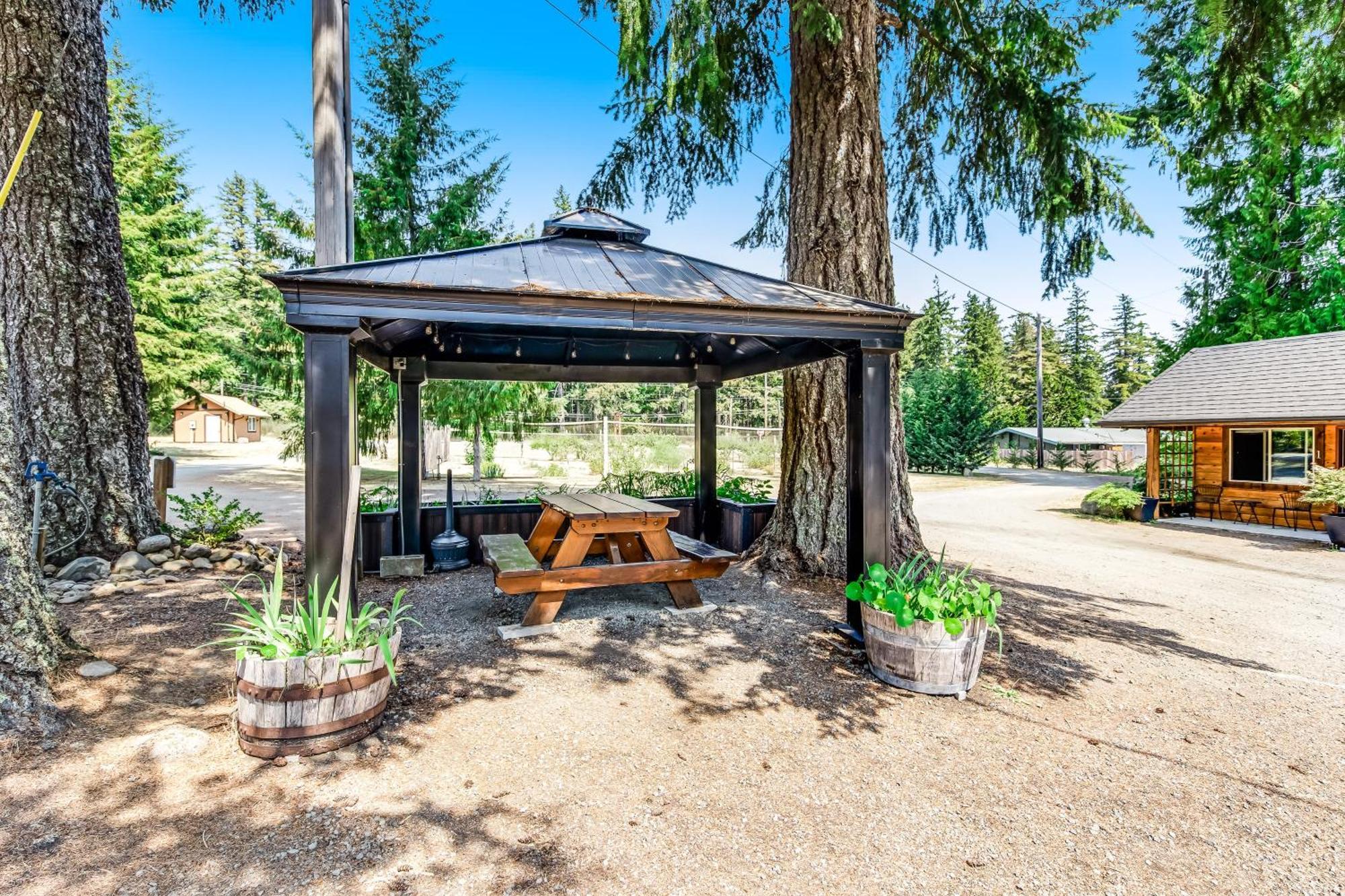 Quilcene Lodge At Mount Walker Inn Buitenkant foto